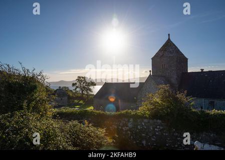 Église Saint-Seiriol au Prieuré de Penmon sur la côte sud d'Anglesey, au nord du pays de Galles. Banque D'Images