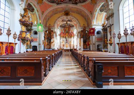 Garmisch-Partenkirchen, Allemagne - 02 juillet 2021 : église paroissiale de Saint-Martin à l'intérieur de la ville de Garmisch Partenkirchen en Bavière, dans le sud de l'Allemagne Banque D'Images