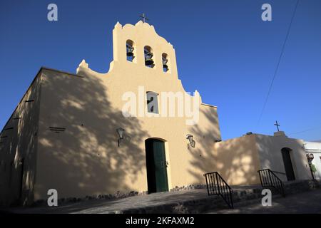 Cachi, Argentine - 2 novembre 2022 : maisons coloniales à Cachi sur les andes argentines Banque D'Images