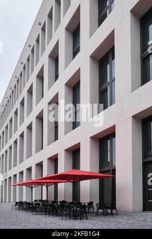 Berlin, Allemagne - septembre 2022 : la vue extérieure du Forum Humboldt est un musée dédié à l'histoire humaine, l'art et la culture, situé dans le Palais de Berlin Banque D'Images