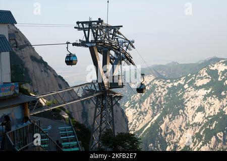 Téléphérique de North Peak Sante sur la célèbre montagne Huashan / Mont Hua / Mont Hua / Mont Hua Shan près de Huayin, Weinan, Chine, 714299. Ouvert en !996 en Chine. PRC. (125) Banque D'Images