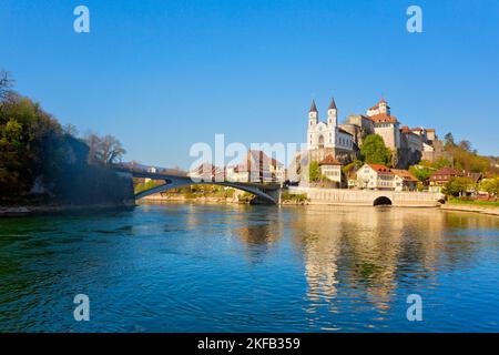 Vue panoramique sur le château d'Aarburg près de Zurich, canton d'Argau, Suisse Banque D'Images