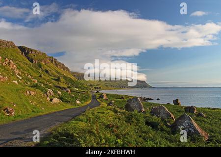 Route côtière le long du Loch Na Keal, Mull, île de Mull, Hebrides, Hébrides intérieures, Inner Isles, Écosse, Royaume-Uni, Grande-Bretagne Banque D'Images