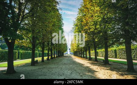 Le château de Pillnitz, datant de 18th ans, sur l'Elbe à Dresde. Banque D'Images