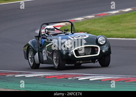 Roy Chamberlain, Triumph TR2, Equipe libre, Equipe GTS, course de quarante minutes pour les voitures de course pré-66 conformes à l'Annexe K de la FIA en cours d'exécution sur l'historique CR65L Banque D'Images