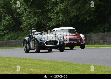 Roy Chamberlain, Triumph TR2, Michael Boyle, ROADSTER MG B, Equipe libre, Equipe GTS, course de quarante minutes pour les voitures de course pré-66 conformes à la FIA Append Banque D'Images