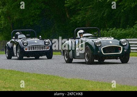 Roy Chamberlain, Triumph TR2, David Keers-Trafford, Triumph TR3A, Equipe libre, Equipe GTS, course de quarante minutes pour les voitures de course pré-66 conformes à la FIA Banque D'Images