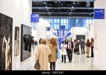 Roma, Italie. 17th novembre 2022. Vue sur l'exposition d'art moderne et contemporain 'Arte in Nuvola' au centre de congrès de Nuvola à Roma (Italie), 17 novembre 2022. Photo Andrea Staccioli/Insidefoto crédit: Insidefoto di andrea staccioli/Alamy Live News Banque D'Images