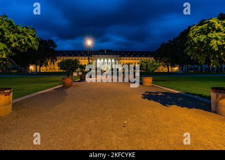 Une belle vue sur le Palais électoral de Koblenz, en Allemagne, la nuit Banque D'Images