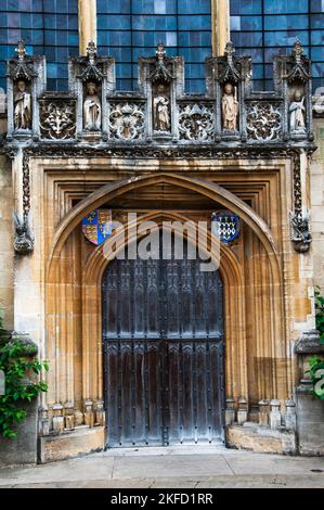 Une entrée à l'historique Magdalen College, Université d'Oxford, Angleterre Banque D'Images