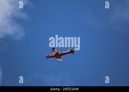 L'équipe d'exposition acrobatique de la Royal Australian Air Force (RAAF) Roulettes formation se présentant au-dessus de Hobart Banque D'Images