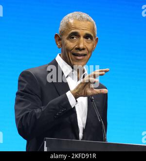 17 novembre 2022, New York, New York, Etats-Unis: L'ancien président BARACK OBAMA s'exprime au tout premier forum de la démocratie organisé par la Fondation Obama au Javits Center, (image de crédit : © Nancy Kaszerman/ZUMA Press Wire) Banque D'Images