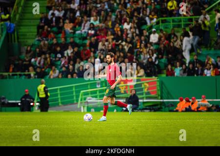 Lisbonne, Portugal. 17th novembre 2022. Bernardo Silva, du Portugal, vu en action lors du match de football amical entre le Portugal et le Nigeria, au stade José Alvalade devant la coupe du monde Qatar 2022. (Note finale: Portugal 4 - 0 Nigeria) crédit: SOPA Images Limited/Alay Live News Banque D'Images