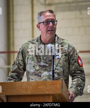 Le général de division Daryl Bohac, adjudant général du Nebraska, parle lors d'un événement célébrant l'année 20th du Groupe 170th à la base aérienne d'Offutt, le 10 septembre 2022. Banque D'Images