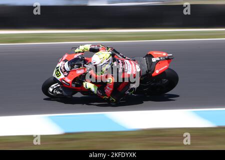 Victoria, Australie. 18th novembre 2022. Alvaro Bautista (ESP) course pour Aruba.it course-Riding le Ducati Panigale V4R pendant la pratique l'un des 2022 Grand Ridge Round australien du Championnat du monde de Superbike MOTUL 2022 à Phillip Island, Australie sur 18 novembre 2022 - image Credit: brett keating/Alay Live News Banque D'Images