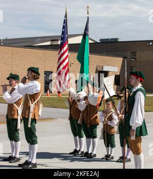 La Garde nationale du Vermont a organisé une journée portes ouvertes à la base de la Garde nationale aérienne du Vermont, à South Burlington, Vermont, le 11 septembre 2022. L'événement était ouvert à tout le public et a mis en évidence une foule de carrières, d'équipements et de véhicules utilisés par les gardes de l'air et de l'armée du Vermont. L'événement a culminé avec un mémorial pour honorer la mémoire des événements qui se sont produits le 9/11/2001. Vermont Garde nationale, Garde nationale, vermont, Banque D'Images