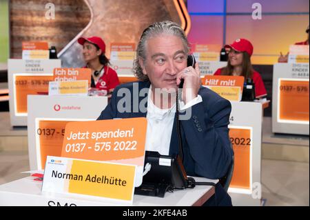 Hurth, Allemagne. 18th novembre 2022. Norman ADELHUETTE, 27th RTL don marathon « We help Children », télévision, 17-18 novembre 2022. Credit: dpa/Alay Live News Banque D'Images