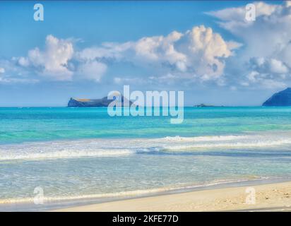 Parc de la plage de soufflet Field - Oahu, Hawaï. Une photo de la célèbre plage hawaïenne - Bellow Field Beach Park, près de Waimanalo, l'île d'Oahu, Hawaï. Banque D'Images