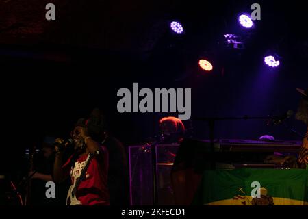 17 novembre 2022, Solana Beach, CA, États-Unis d'Amérique: Steel Pulse se produit à Belly Up Tavern le jeudi 17 novembre, à Solana Beach, Calif (image de crédit: © Rishi Deka/ZUMA Press Wire) Banque D'Images