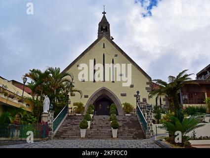 TERESOPOLIS, RIO DE JANEIRO, BRÉSIL - 25 octobre 2022 : Eglise Saint-Antoine (Santo Antonio de Paquequer) Banque D'Images