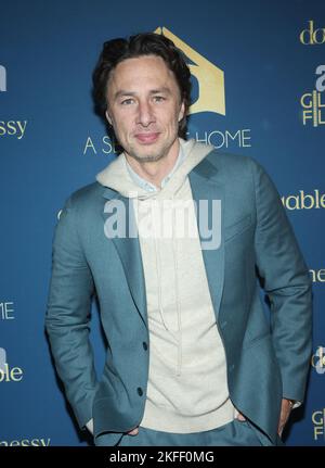 17 novembre 2022 -Beverly Hills, Californie - Zach Braff. Gala a Sense of Home 2022 tenu à la résidence privée de Beverly Hills. Banque D'Images