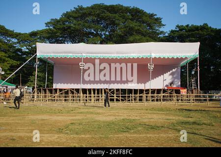 Sylhet, Sylhet, Bangladesh. 18th novembre 2022. Parti politique d'opposition bangladais la phase BNP est prête pour la réunion de masse de la division à sylhet. Une réunion de masse de la division du BNP aura lieu samedi sur le terrain officiel d'Aliya Madrasa, dans la région de Chowhatta. La grève des transports a déjà été annoncée dans tous les districts de la division de Sylhet. En raison de la grève, les dirigeants et les travailleurs venus au rassemblement de différents districts ont déménagé à Sylhet et le lieu du rassemblement plus tôt. (Image de crédit : © MD Akbar Ali/ZUMA Press Wire) Banque D'Images