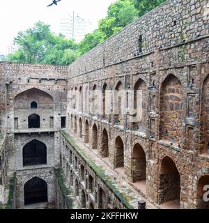 Agrasen Ki Baoli (Step Well) situé au milieu de Connaught place New Delhi Inde, anciennes constructions archéologiques Banque D'Images