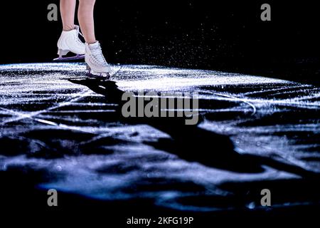 SHEFFIELD, Sheffield. 13th novembre 2022. Mai Mihara du Japon se produit pour le programme d'exposition lors du Grand Prix de l'UIP - MK John Wilson Trophée 2022 à ICE Sheffield le dimanche 13 novembre 2022. SHEFFIELD, Sheffield. Credit: Taka G Wu/Alay Live News Banque D'Images