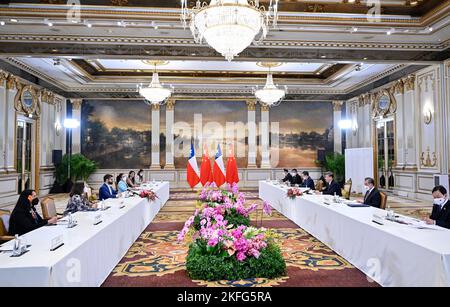 Bangkok, Thaïlande. 18th novembre 2022. Le président chinois Xi Jinping rencontre le président chilien Gabriel Boric à Bangkok, en Thaïlande, le 18 novembre 2022. Credit: Yin Bogu/Xinhua/Alamy Live News Banque D'Images