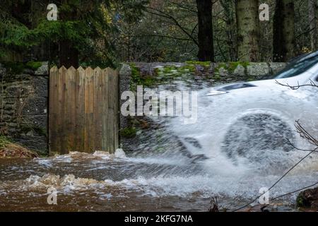 Météo au Royaume-Uni, Perthshire, Royaume-Uni. 18th novembre 2022. Les fortes pluies causent des inondations localisées et des perturbations de voyage crédit: Cameron Cormack/Alay Live News Banque D'Images