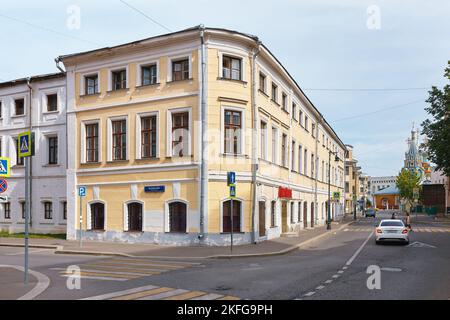 Ancien bâtiment de la Cour d'hôtes 18-19 siècles, vue du côté de la voie Polyansky, un objet de patrimoine culturel: Moscou, Russie - 19 août, Banque D'Images