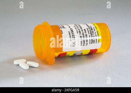 Un contenant d'hydrocodine, le analgésique opioïde addicting prescrit par de nombreux médecins. Beaucoup de gens sont devenus dépendants et beaucoup d'autres sont morts fr Banque D'Images