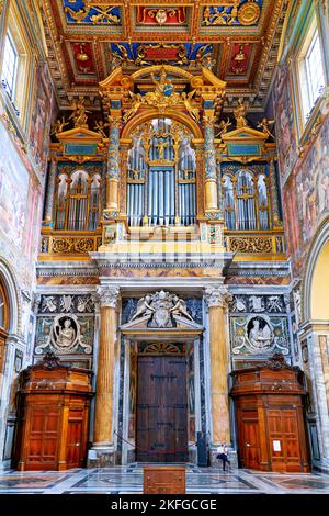 Rome Lazio Italie. La cathédrale de l'archibasilique du très Saint Sauveur et des saints Jean-Baptiste et Jean l'évangéliste du Latran est un Cathol Banque D'Images