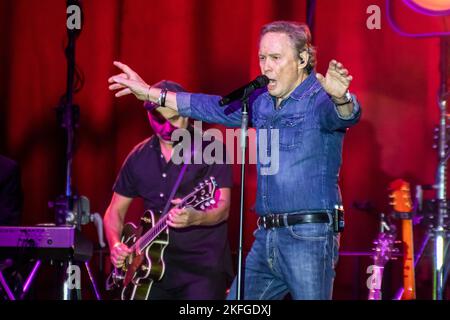 Peter Kraus (né le 18th mars 1939 sous le nom de Peter Siegfried Krausnecker à Munich), chanteur et acteur germano-autrichien. Concert dans le cadre de son grand anniversaire Tour 2019 (allemand: Die große Jubiläumstour live 2019), à Rittal-Arena à Wetzlar, Allemagne. 21th novembre 2019. Crédit: LademannMedia Banque D'Images