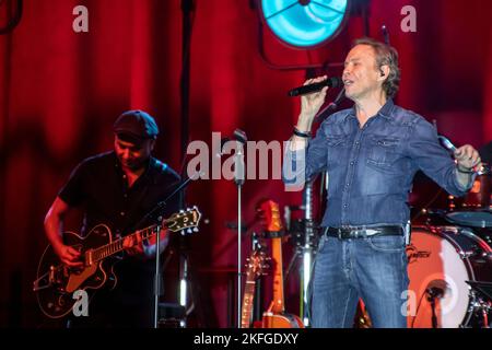 Peter Kraus (né le 18th mars 1939 sous le nom de Peter Siegfried Krausnecker à Munich), chanteur et acteur germano-autrichien. Concert dans le cadre de son grand anniversaire Tour 2019 (allemand: Die große Jubiläumstour live 2019), à Rittal-Arena à Wetzlar, Allemagne. 21th novembre 2019. Crédit: LademannMedia Banque D'Images