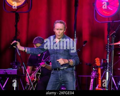 Peter Kraus (né le 18th mars 1939 sous le nom de Peter Siegfried Krausnecker à Munich), chanteur et acteur germano-autrichien. Concert dans le cadre de son grand anniversaire Tour 2019 (allemand: Die große Jubiläumstour live 2019), à Rittal-Arena à Wetzlar, Allemagne. 21th novembre 2019. Crédit: LademannMedia Banque D'Images