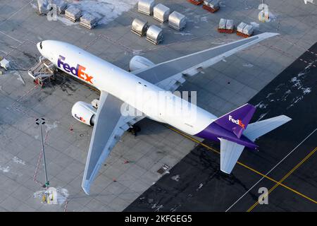 Boeing 777F de FedEx. Avion pour le transport de fret pour Federal Express du modèle 777. Banque D'Images