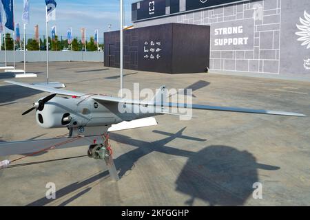RÉGION DE MOSCOU, RUSSIE - 19 AOÛT 2022 : véhicule aérien russe sans pilote 'Orlan-10E' au forum militaire-technique international 'Army-2022' Banque D'Images