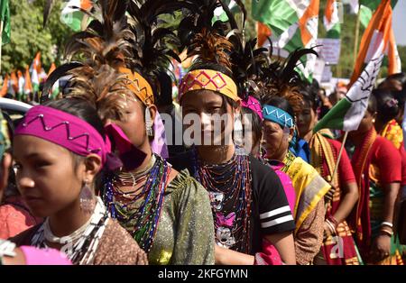 Guwahati, Guwahati, Inde. 18th novembre 2022. La troupe de Culturat de la tribu Garo participe à Bharat Jado Yatra, Assam à Guwahati Assam Inde le vendredi 18th novembre 2022. (Image de crédit : © Dasarath Deka/ZUMA Press Wire) Banque D'Images