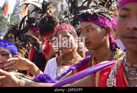 Guwahati, Guwahati, Inde. 18th novembre 2022. La troupe de Culturat de la tribu Garo participe à Bharat Jado Yatra, Assam à Guwahati Assam Inde le vendredi 18th novembre 2022. (Image de crédit : © Dasarath Deka/ZUMA Press Wire) Banque D'Images