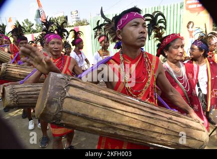 Guwahati, Guwahati, Inde. 18th novembre 2022. La troupe de Culturat de la tribu Garo participe à Bharat Jado Yatra, Assam à Guwahati Assam Inde le vendredi 18th novembre 2022. (Image de crédit : © Dasarath Deka/ZUMA Press Wire) Banque D'Images