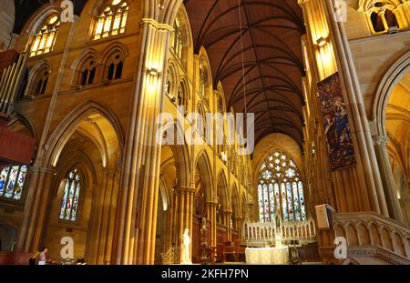 Vue sur l'autel de la cathédrale Sainte-Marie - Sydney, Australie Banque D'Images