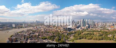 Vue panoramique aérienne sur le quartier financier de Londres, vue panoramique sur la ville. Banque D'Images
