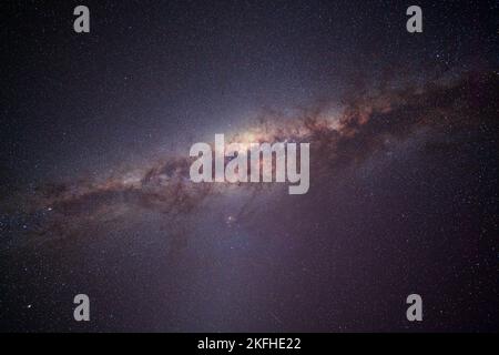 La voie lactée au-dessus des dunes de sable la nuit dans l'ouest de l'Australie du Lancelin la nuit Banque D'Images