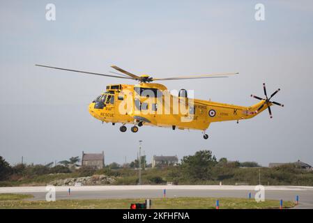 Vallée de la RAF, Anglesey, pays de Galles. 18 septembre 2014. Hélicoptère de recherche et de sauvetage Sea King de la Royal Air Force Banque D'Images