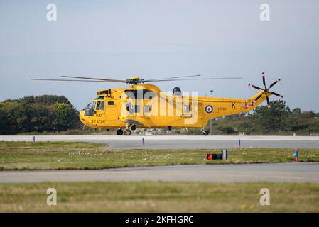 Vallée de la RAF, Anglesey, pays de Galles. 18 septembre 2014. Hélicoptère de recherche et de sauvetage Sea King de la Royal Air Force Banque D'Images