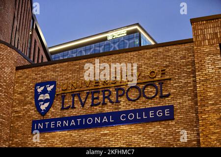 Panneau University of Liverpool International College Banque D'Images