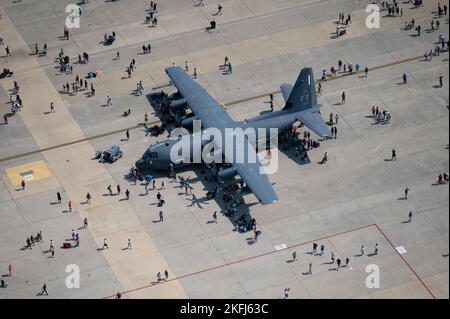 Un C-130J Super Hercules est exposé à la joint base Andrews 2022 Air & Space Expo à JBA, Maryland, le 18 septembre 2022. L'expo a été utilisée par JBA pour établir des liens avec la communauté, l'État et la région de la capitale nationale et vous remercier. Banque D'Images