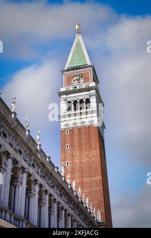 La tour de la cloche à Piazza San Marco, Venise, Italie. Banque D'Images
