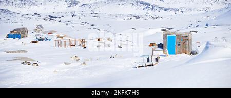 Chiens de traîneau dans la ville d'Ilulissat - Groenland. Chien de traîneau - 7000 chiens de traîneau dans la ville d'Ilulissat, à la ville avec une population de 4500 personnes Banque D'Images